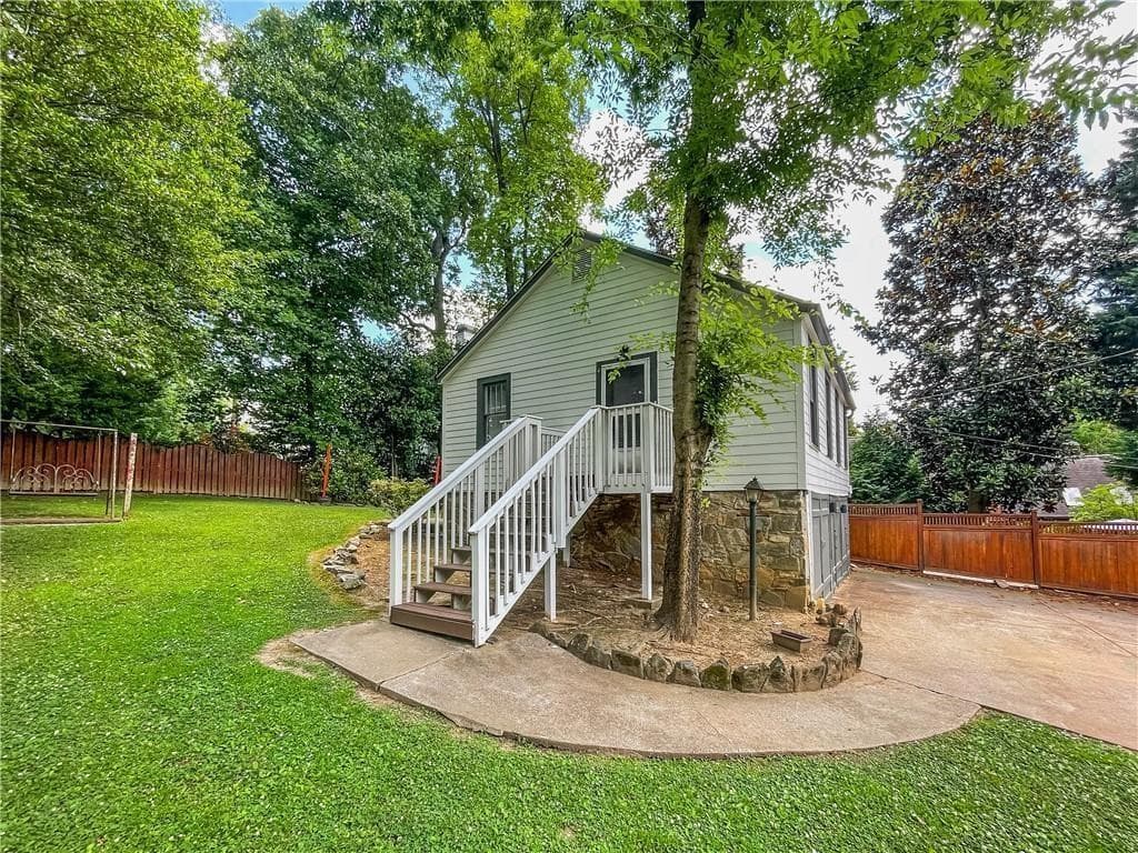 1 bedroom, 1 bathroom, 590 sq ft other for rent at 1539 N Morningside Drive Carriage House, Atlanta, GA 30306 for $1,745 a month — photo 10