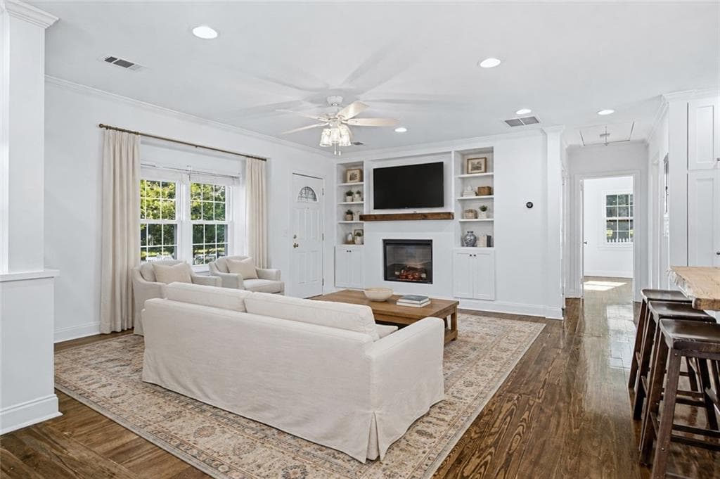 3 bedroom, 2 bathroom, 1,750 sq ft single family residence under contract at 426 Freyer Drive NE, Marietta, GA 30060 — photo 4