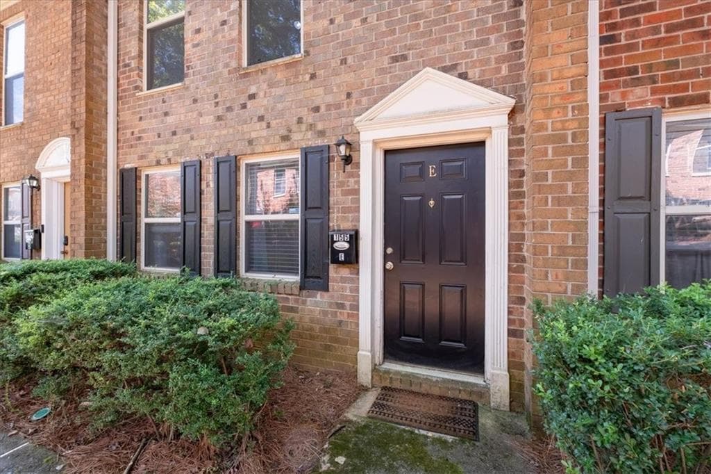 2 bedroom, 3 bathroom, 1,326 sq ft condominium for sale at 155 N River Drive E, Sandy Springs, GA 30350 — photo 4