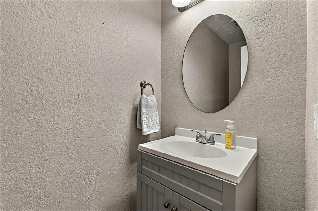 2 bedroom, 3 bathroom, 1,326 sq ft condominium for sale at 155 N River Drive E, Sandy Springs, GA 30350 — photo 7