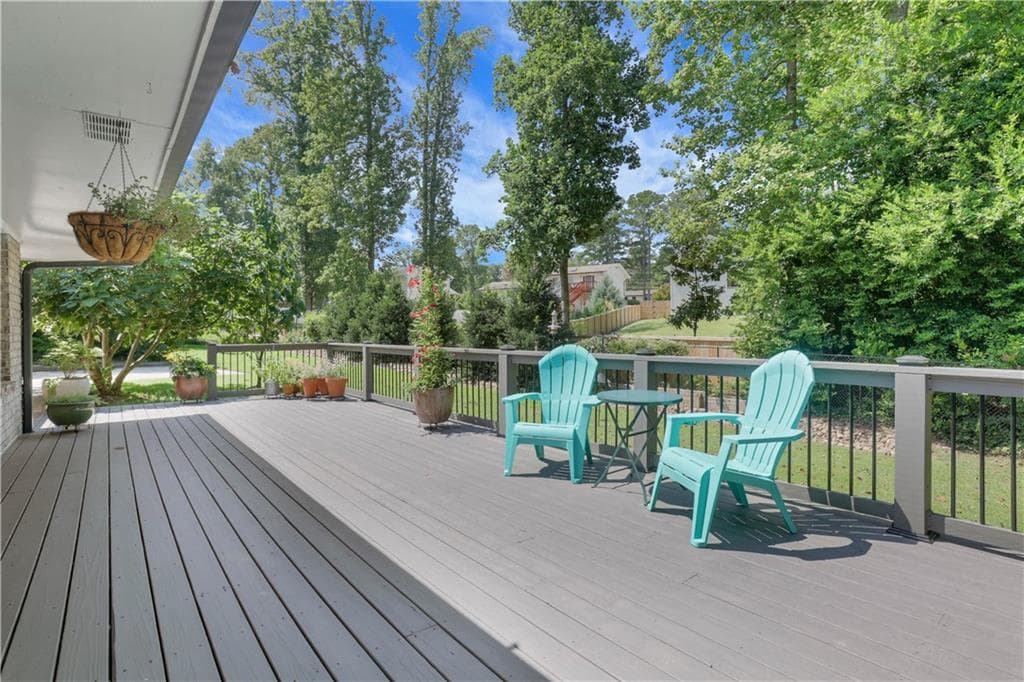 4 bedroom, 4 bathroom, 2,850 sq ft single family residence under contract at 1564 Vernon Way Court, Dunwoody, GA 30338 — photo 8