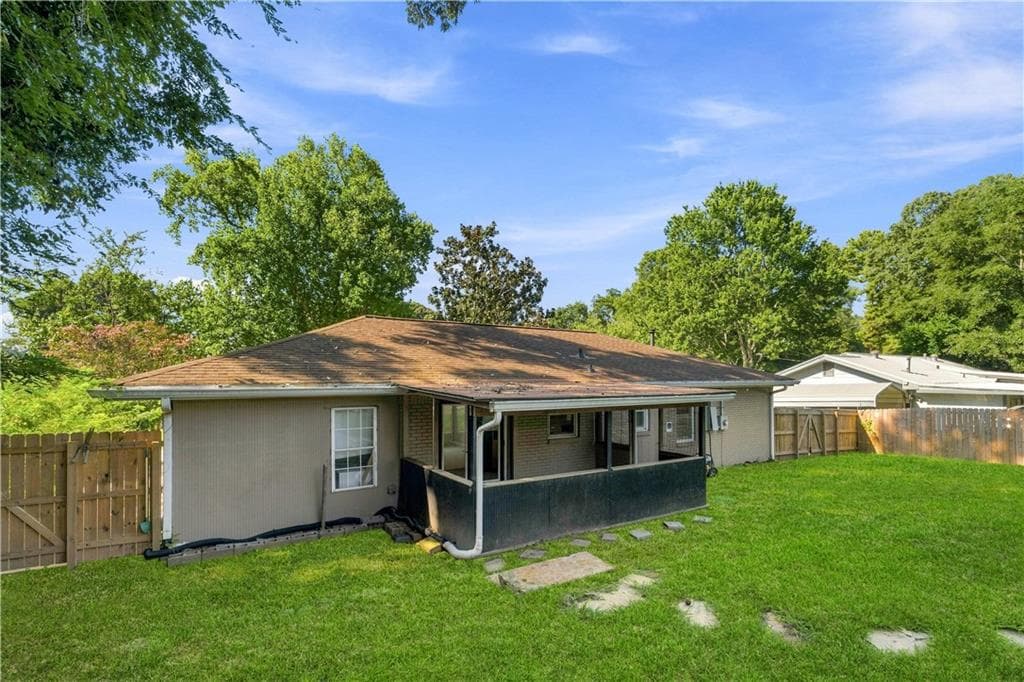 3 bedroom, 1 bathroom, 1,107 sq ft single family residence under contract at 2600 Farn Drive, Ellenwood, GA 30294 — photo 8