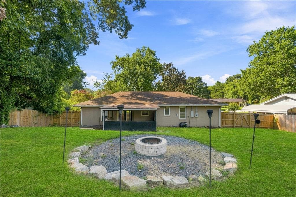 3 bedroom, 1 bathroom, 1,107 sq ft single family residence under contract at 2600 Farn Drive, Ellenwood, GA 30294 — photo 9