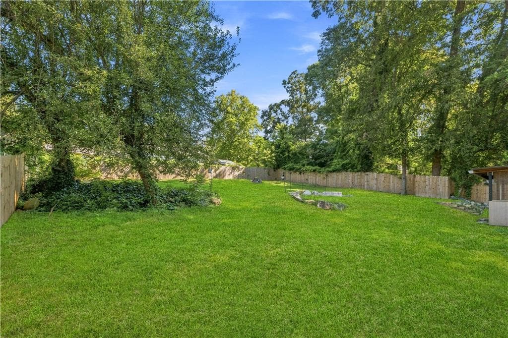 3 bedroom, 1 bathroom, 1,107 sq ft single family residence under contract at 2600 Farn Drive, Ellenwood, GA 30294 — photo 10
