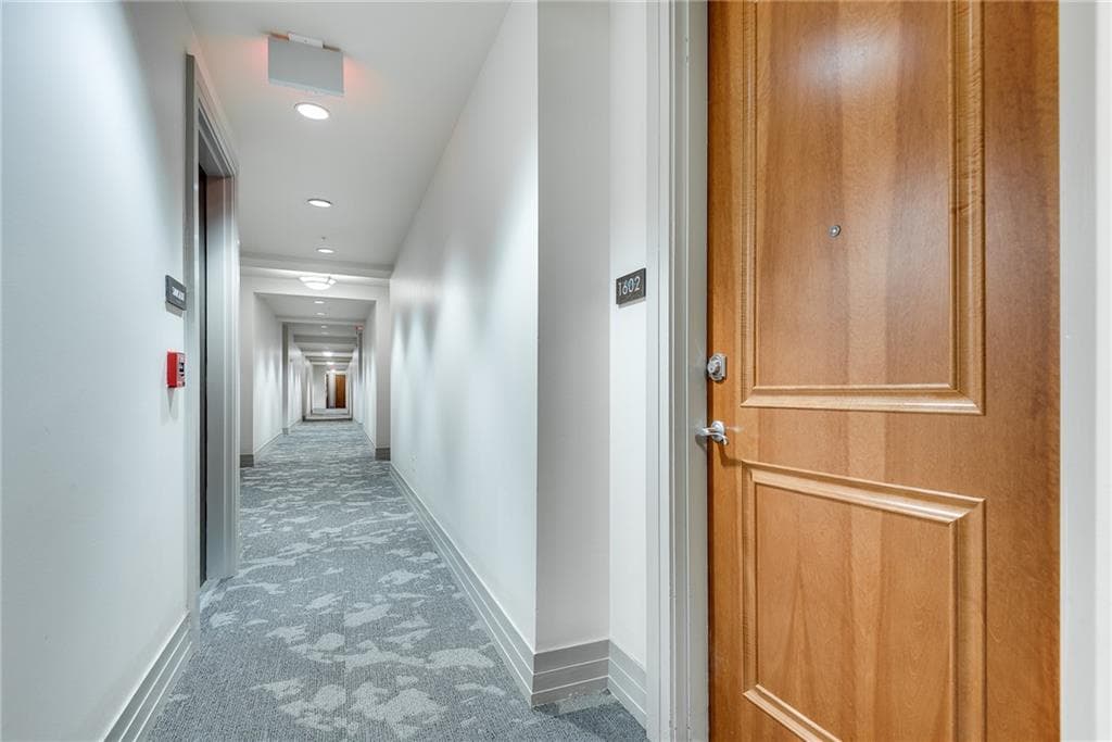 1 bedroom, 1 bathroom, 770 sq ft condominium for sale at 3040 Peachtree Road 1602, Atlanta, GA 30305 — photo 9