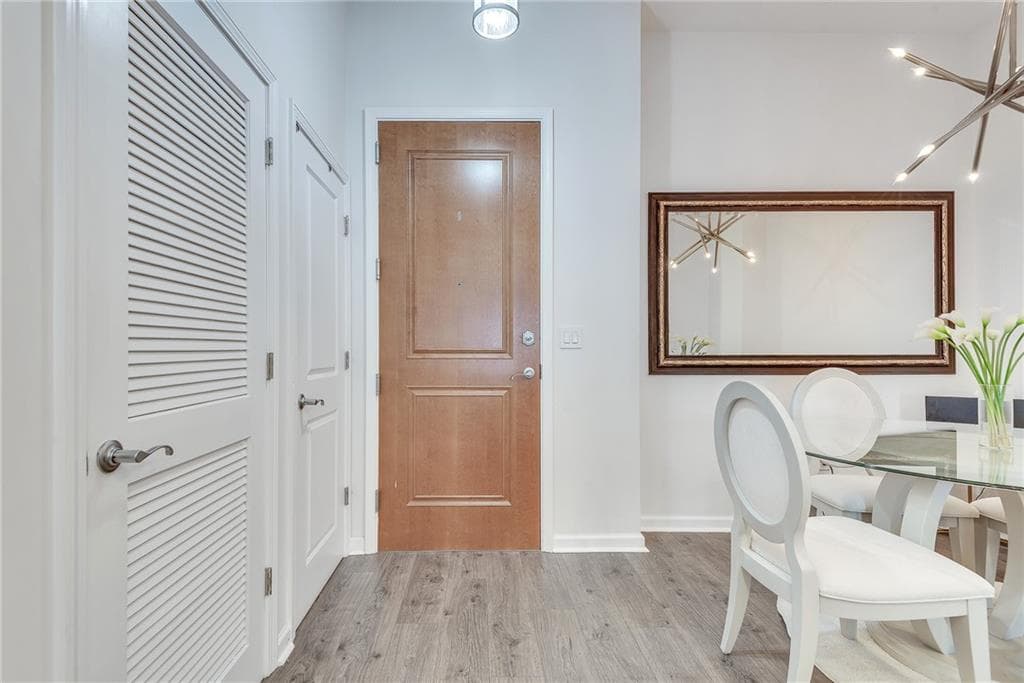 1 bedroom, 1 bathroom, 770 sq ft condominium for sale at 3040 Peachtree Road 1602, Atlanta, GA 30305 — photo 10