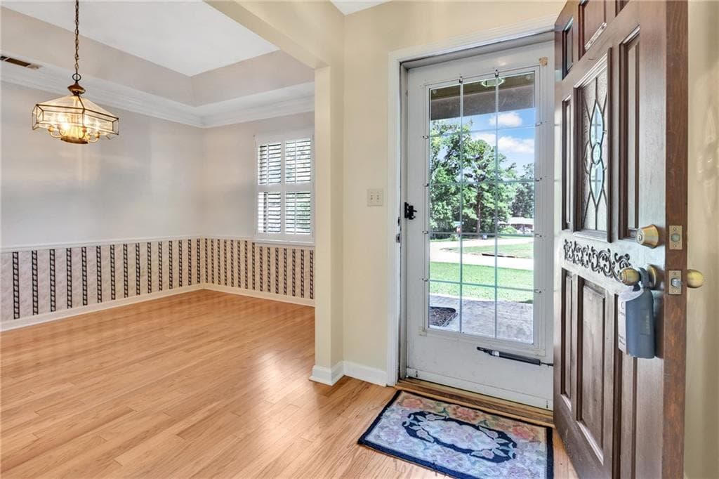 3 bedroom, 2 bathroom, 1,936 sq ft single family residence under contract at 4938 Lake Forest Drive, Conyers, GA 30094 — photo 6