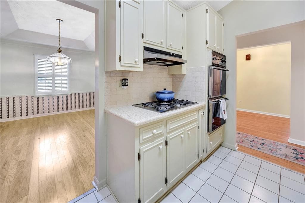 3 bedroom, 2 bathroom, 1,936 sq ft single family residence under contract at 4938 Lake Forest Drive, Conyers, GA 30094 — photo 9