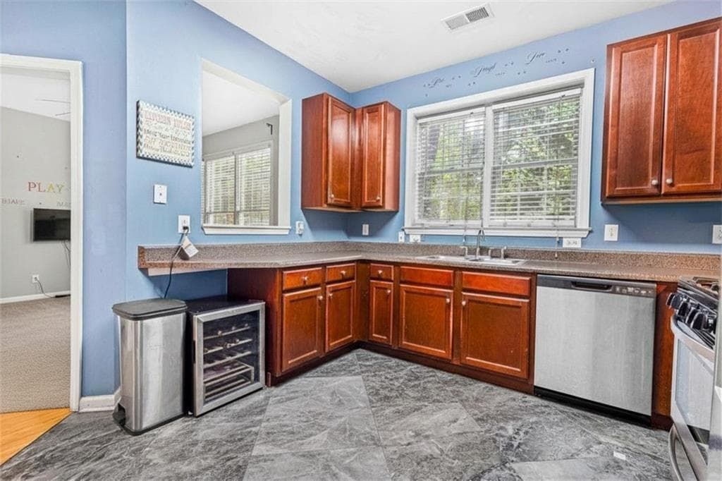 3 bedroom, 3 bathroom, 2,274 sq ft townhouse for sale at 2353 Maplewood Court 25, Atlanta, GA 30339 — photo 9