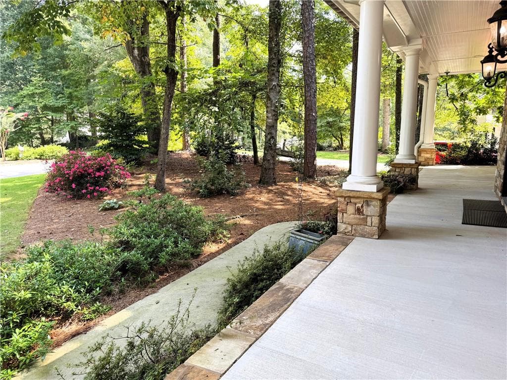 4 bedroom, 4 bathroom, 2,847 sq ft single family residence for rent at 11820 Highland Colony Dr, Roswell, GA 30075 for $3,795 a month — photo 3