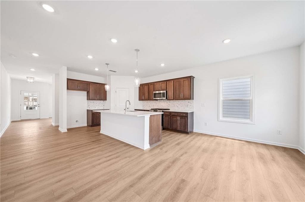 5 bedroom, 4 bathroom, 2,843 sq ft single family residence for sale at 5464 Hargrove Way, Flowery Branch, GA 30542 — photo 10