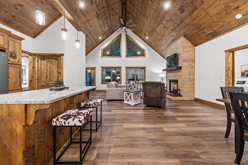 2 bedroom, 2 bathroom, 1,643 sq ft single family residence for sale at 235 W Conasauga Creek, Ellijay, GA 30540 — photo 3