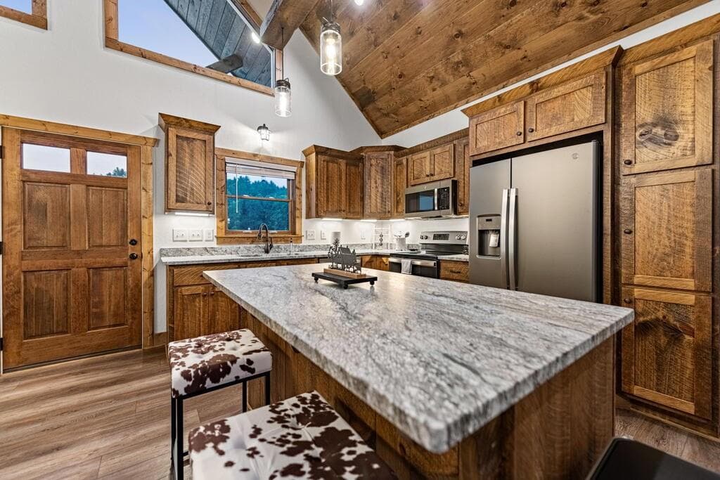 2 bedroom, 2 bathroom, 1,643 sq ft single family residence for sale at 235 W Conasauga Creek, Ellijay, GA 30540 — photo 4