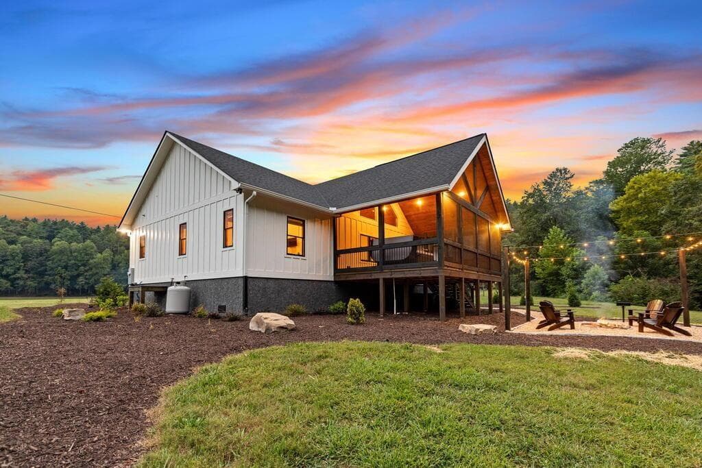 2 bedroom, 2 bathroom, 1,643 sq ft single family residence for sale at 235 W Conasauga Creek, Ellijay, GA 30540 — photo 7