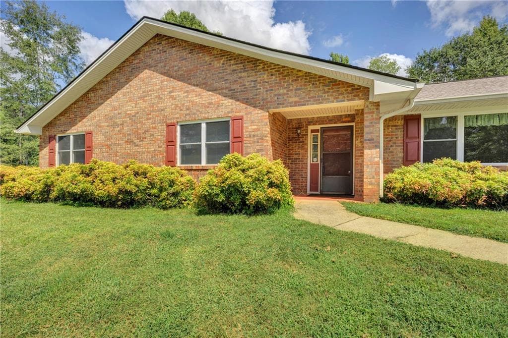 3 bedroom, 3 bathroom, 2,006 sq ft single family residence for sale at 234 Glad Dale Drive, Conyers, GA 30094 — photo 3