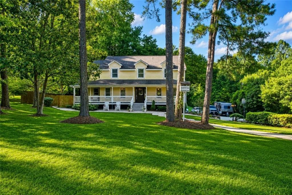 4 bedroom, 4 bathroom, 3,535 sq ft single family residence for sale at 1967 Temple Johnson Road, Loganville, GA 30052 — photo 2