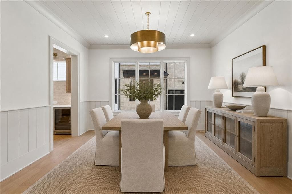 5 bedroom, 6 bathroom, 4,913 sq ft single family residence for sale at 140 Lake Estates Drive, Roswell, GA 30075 — photo 6