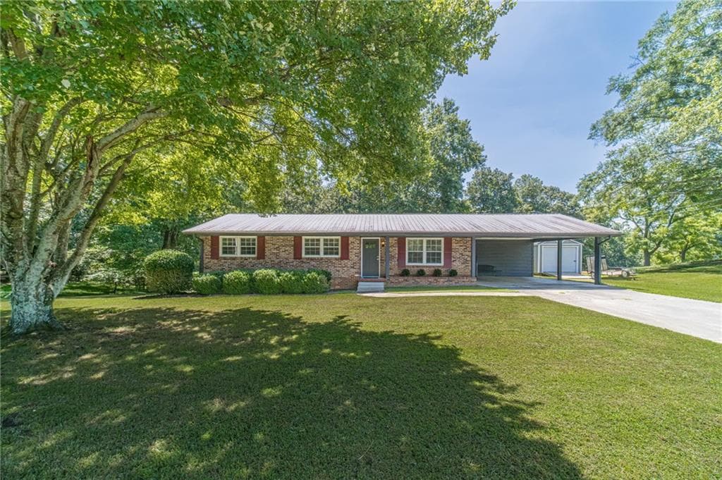 3 bedroom, 2 bathroom, 1,277 sq ft single family residence for sale at 4619 Mountain View Road, Oakwood, GA 30566