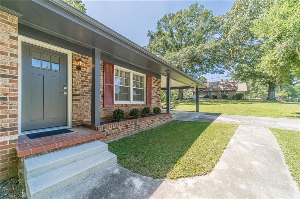 3 bedroom, 2 bathroom, 1,277 sq ft single family residence for sale at 4619 Mountain View Road, Oakwood, GA 30566 — photo 2