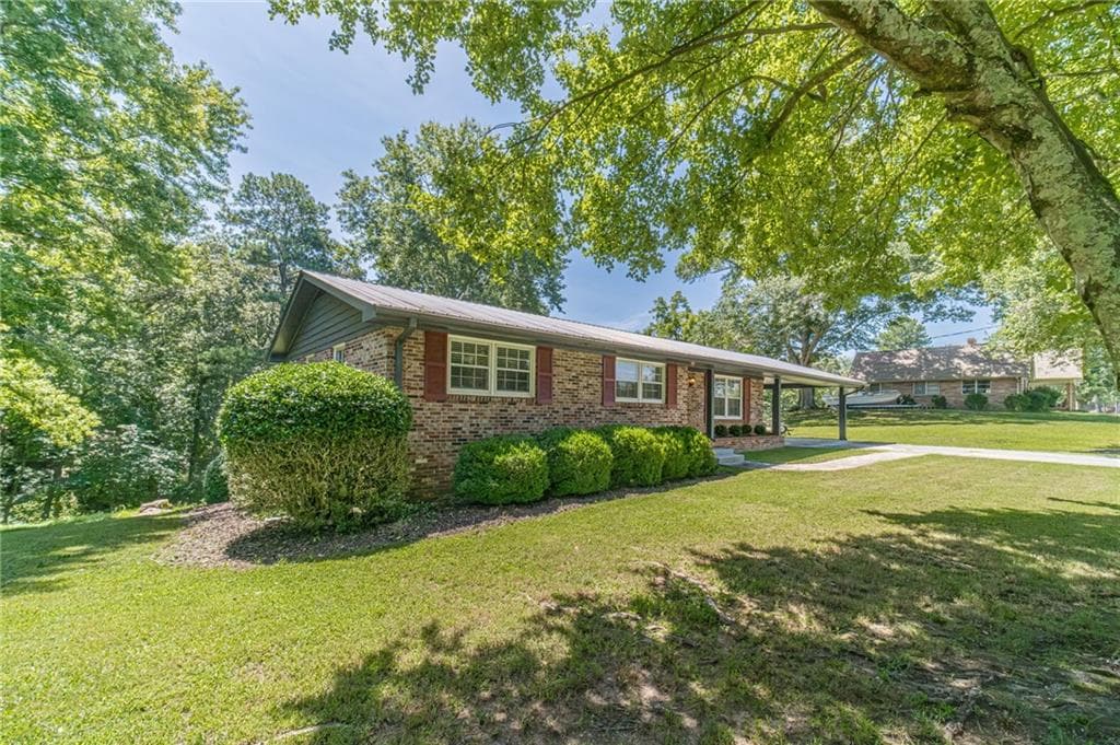 3 bedroom, 2 bathroom, 1,277 sq ft single family residence for sale at 4619 Mountain View Road, Oakwood, GA 30566 — photo 4