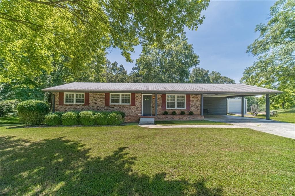 3 bedroom, 2 bathroom, 1,277 sq ft single family residence for sale at 4619 Mountain View Road, Oakwood, GA 30566 — photo 5