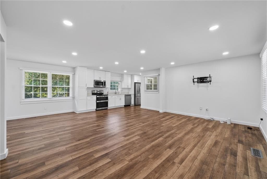 3 bedroom, 2 bathroom, 1,277 sq ft single family residence for sale at 4619 Mountain View Road, Oakwood, GA 30566 — photo 10