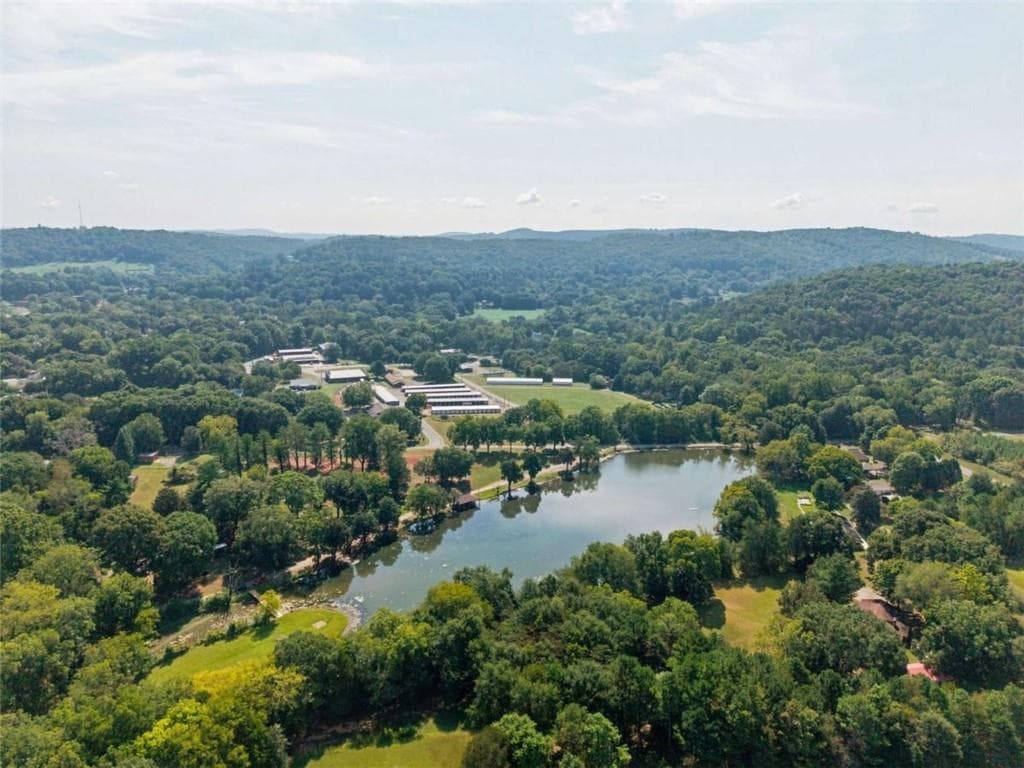 2 bedroom, 1 bathroom, 1,791 sq ft single family residence for sale at 8 Perry Farm Road, Cave Spring, GA 30124 — photo 2