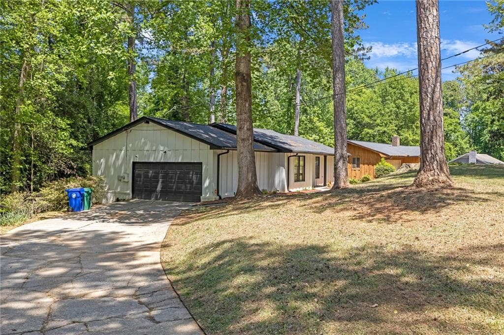 3 bedroom, 2 bathroom, 1,515 sq ft single family residence for sale at 3352 Idlecreek Way, Decatur, GA 30032 — photo 3
