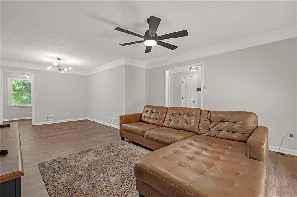 3 bedroom, 2 bathroom, 1,515 sq ft single family residence for sale at 3352 Idlecreek Way, Decatur, GA 30032 — photo 9