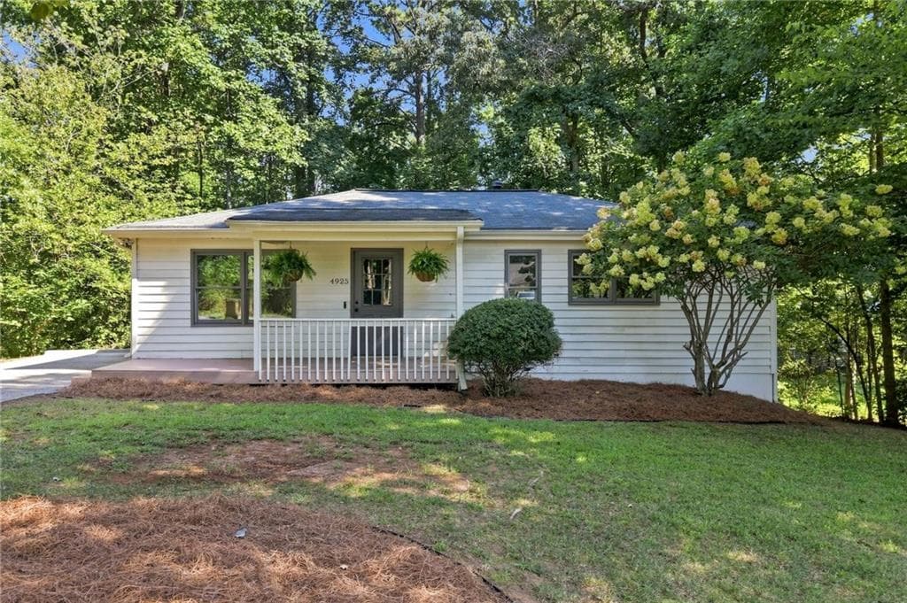 2 bedroom, 2 bathroom, 1,600 sq ft single family residence for sale at 4925 Oak Grove Drive, Cumming, GA 30040 — photo 2