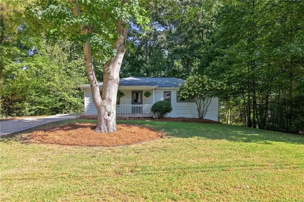 2 bedroom, 2 bathroom, 1,600 sq ft single family residence for sale at 4925 Oak Grove Drive, Cumming, GA 30040 — photo 3