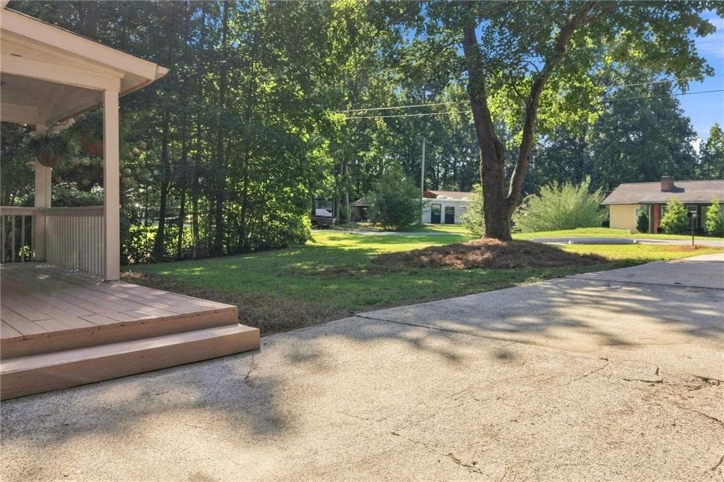2 bedroom, 2 bathroom, 1,600 sq ft single family residence for sale at 4925 Oak Grove Drive, Cumming, GA 30040 — photo 6