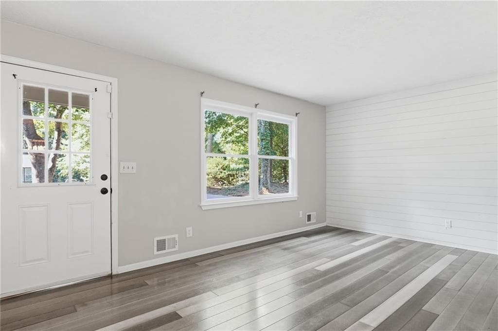 2 bedroom, 2 bathroom, 1,600 sq ft single family residence for sale at 4925 Oak Grove Drive, Cumming, GA 30040 — photo 7