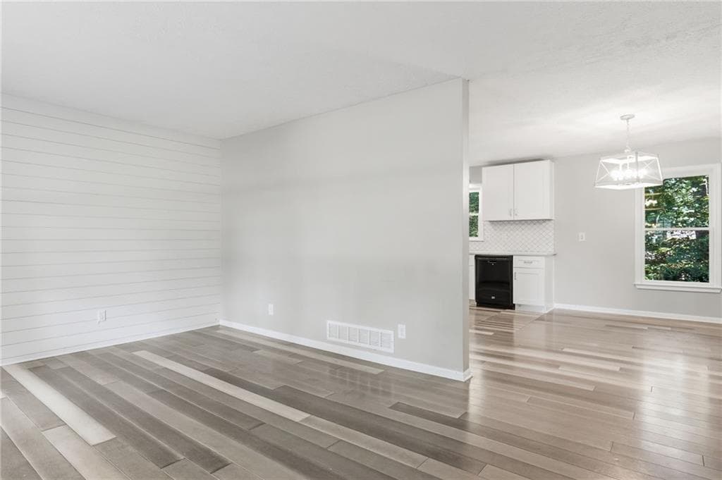 2 bedroom, 2 bathroom, 1,600 sq ft single family residence for sale at 4925 Oak Grove Drive, Cumming, GA 30040 — photo 10