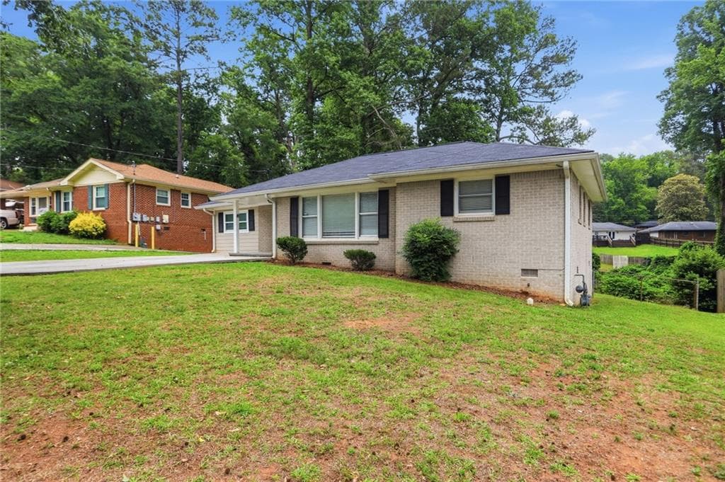 4 bedroom, 2 bathroom, 1,388 sq ft single family residence under contract at 2188 Glendale Drive, Decatur, GA 30032 — photo 2