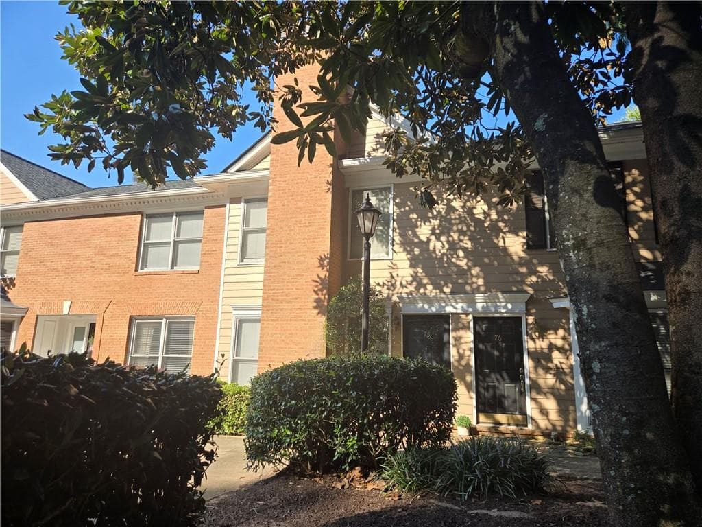 2 bedroom, 3 bathroom, 1,366 sq ft townhouse for rent at 7500 Roswell Road 75, Sandy Springs, GA 30350 for $1,975 a month — photo 1 of 23