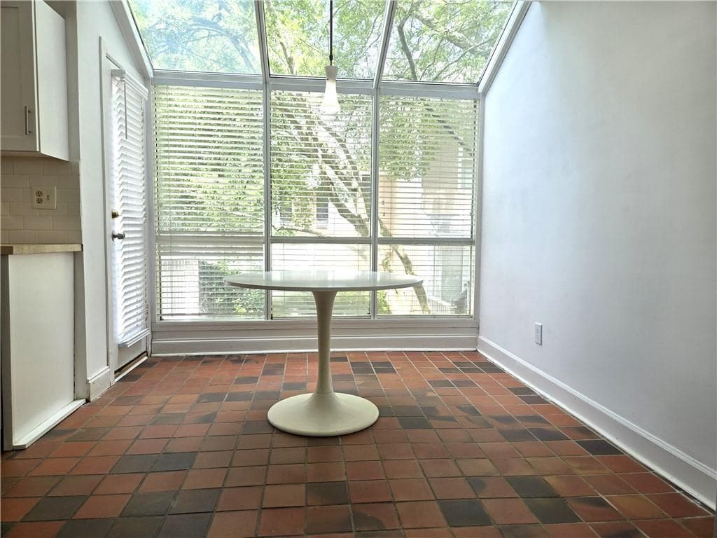 2 bedroom, 3 bathroom, 1,366 sq ft townhouse for rent at 7500 Roswell Road 75, Sandy Springs, GA 30350 for $1,975 a month — photo 8