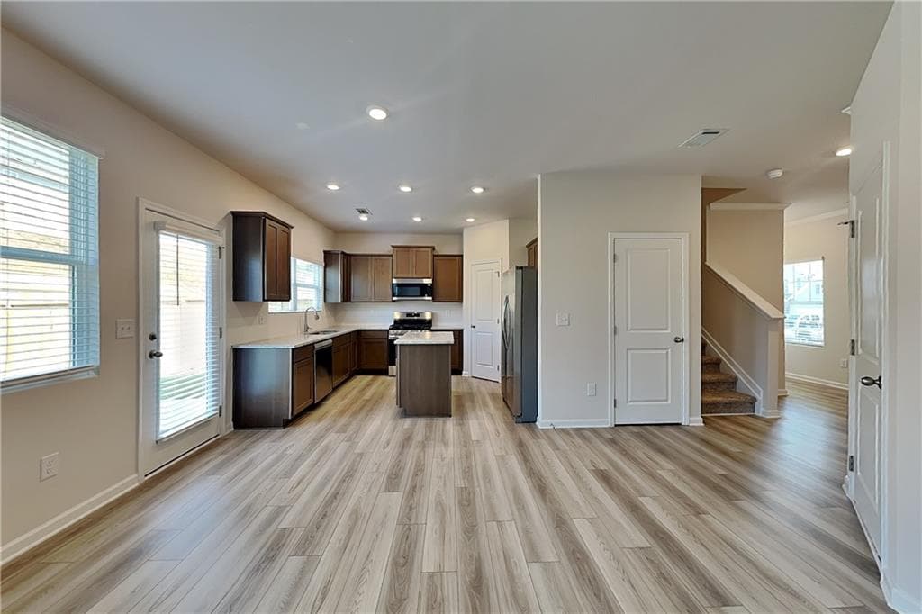 4 bedroom, 3 bathroom, 1,714 sq ft single family residence for rent at 265 Bloomfield Circle, Canton, GA 30114 for $2,100 a month — photo 6