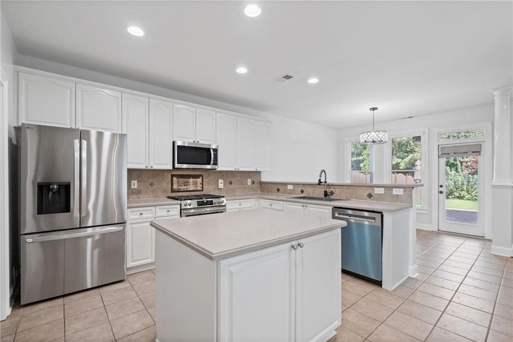 5 bedroom, 4 bathroom, 3,205 sq ft single family residence for rent at 200 Brookeivey Lane, Milton, GA 30004 for $3,950 a month — photo 4