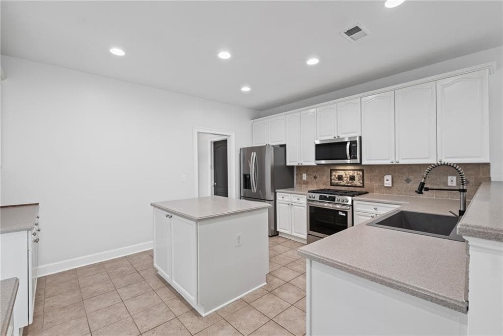 5 bedroom, 4 bathroom, 3,205 sq ft single family residence for rent at 200 Brookeivey Lane, Milton, GA 30004 for $3,950 a month — photo 5