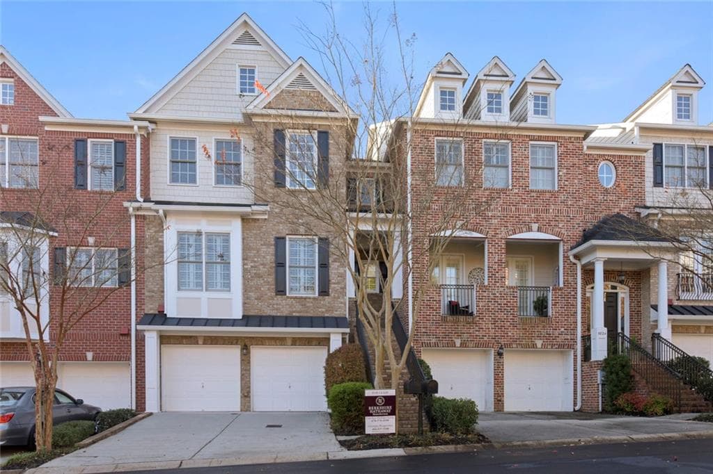 3 bedroom, 4 bathroom, 3,500 sq ft townhouse for rent at 5826 Riverstone Circle, Atlanta, GA 30339 for $3,600 a month — photo 2