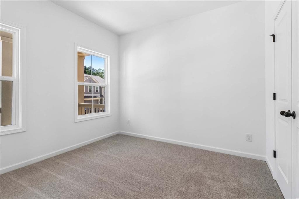 5 bedroom, 4 bathroom, 2,843 sq ft single family residence for sale at 5464 Hargrove Way, Flowery Branch, GA 30542 — photo 4
