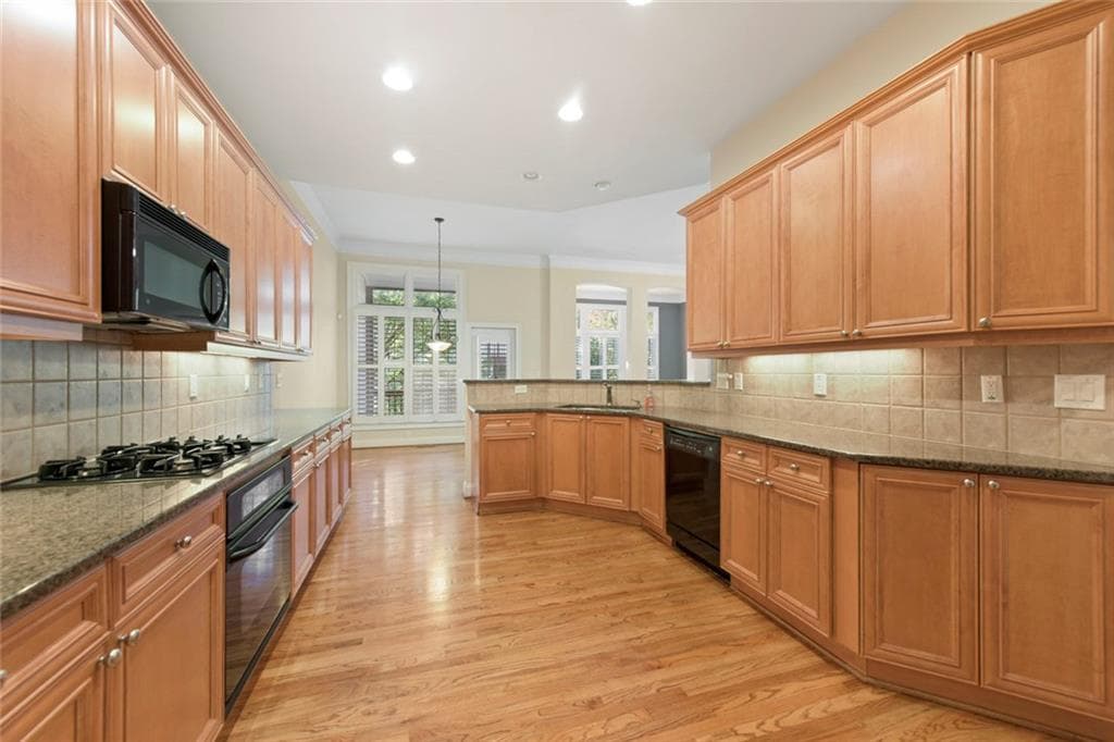 3 bedroom, 4 bathroom, 3,500 sq ft townhouse for rent at 5826 Riverstone Circle, Atlanta, GA 30339 for $3,600 a month — photo 8