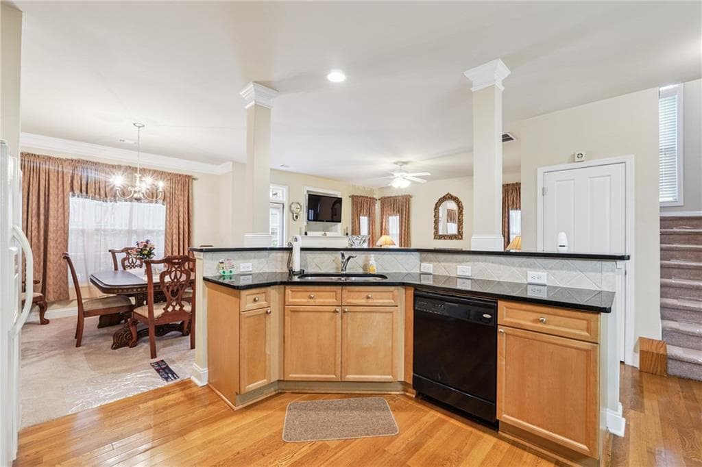 3 bedroom, 3 bathroom, 2,258 sq ft condominium for sale at 2380 Harshaw Avenue, Lawrenceville, GA 30043 — photo 9