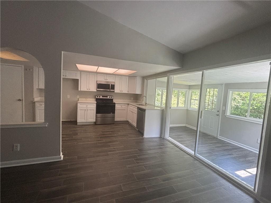 3 bedroom, 2 bathroom, 1,470 sq ft single family residence for sale at 6570 Kimberly Mill Road, Atlanta, GA 30349 — photo 5