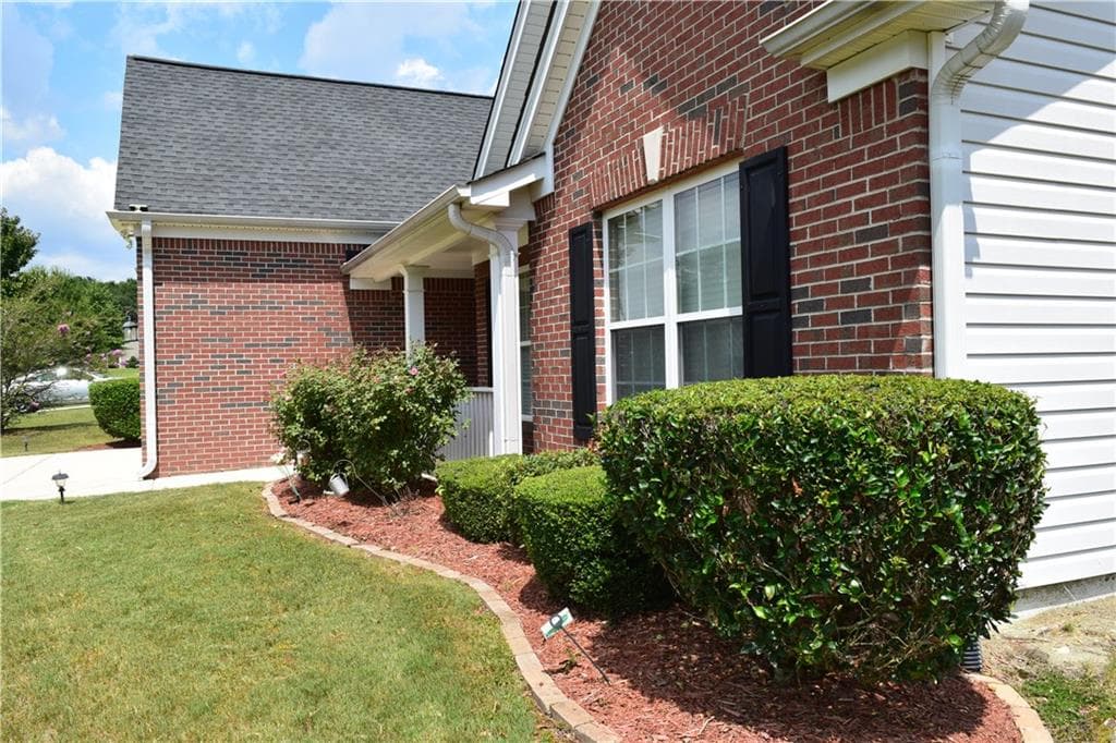 3 bedroom, 2 bathroom, 2,305 sq ft single family residence for sale at 2088 Cedar Walk Drive, Conley, GA 30288 — photo 3
