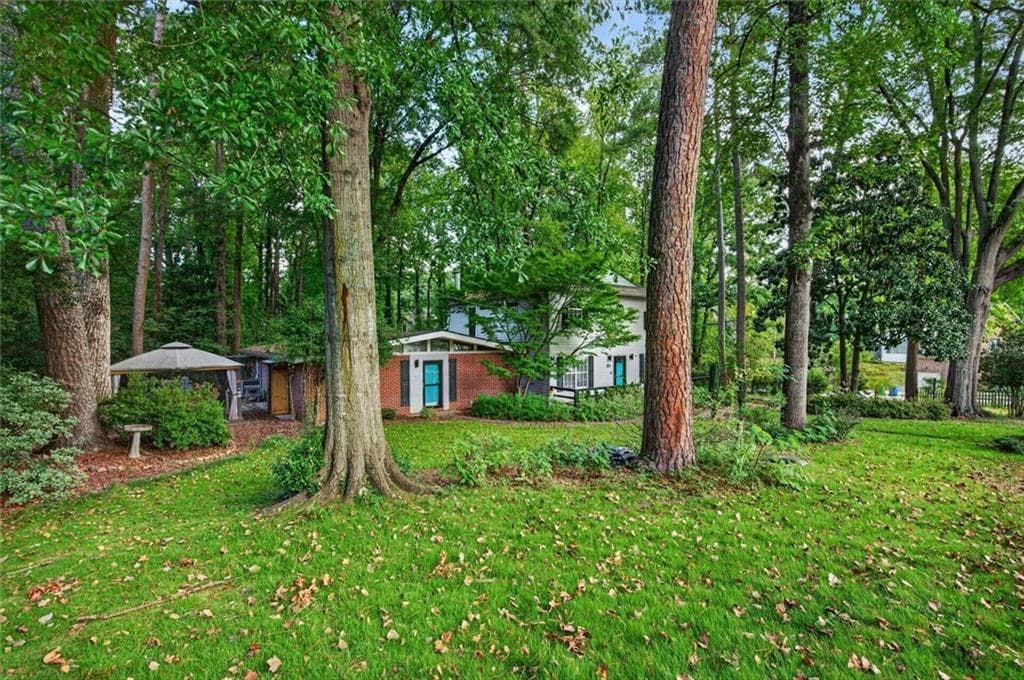 4 bedroom, 5 bathroom, 3,208 sq ft single family residence for sale at 2447 E Osborne Road, Atlanta, GA 30319 — photo 4