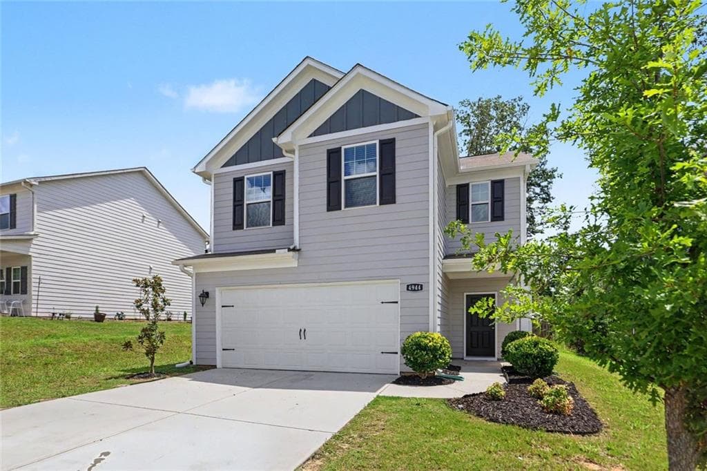 3 bedroom, 3 bathroom, 1,924 sq ft single family residence for sale at 4944 Bridle Run Trail, Douglasville, GA 30135 — photo 2