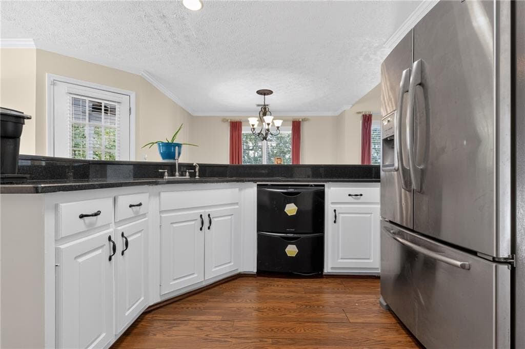 5 bedroom, 3 bathroom, 3,247 sq ft single family residence for sale at 2128 Cluster Lane, Grayson, GA 30017 — photo 5