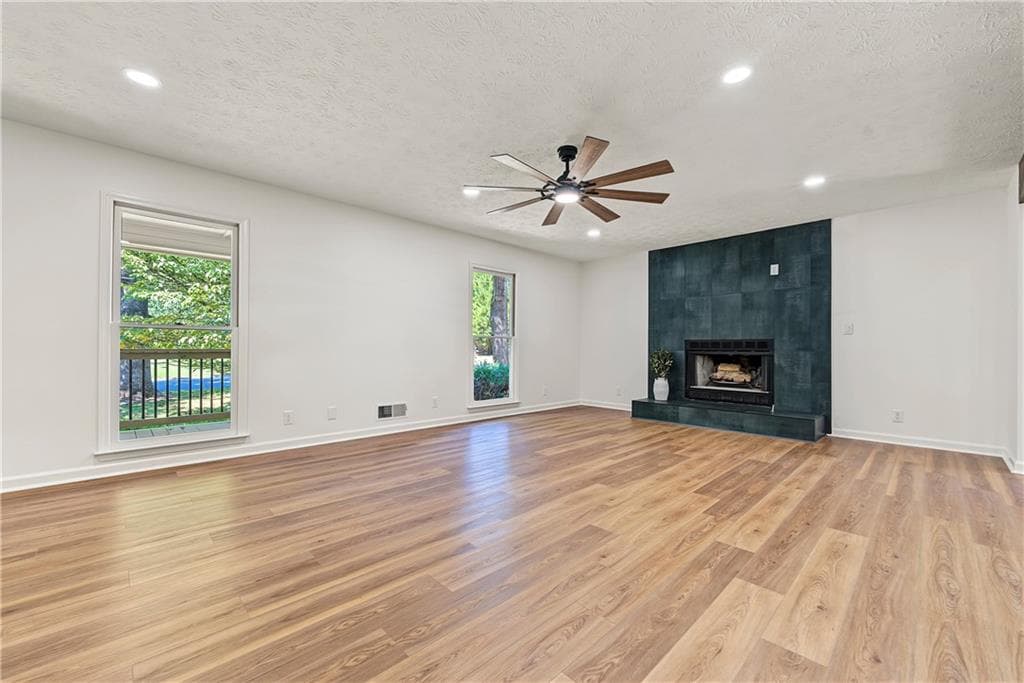 3 bedroom, 2 bathroom, 2,456 sq ft single family residence for sale at 291 Crabapple Court, Powder Springs, GA 30127 — photo 4